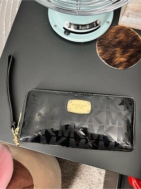 Michael Kors travel continental zip wallet